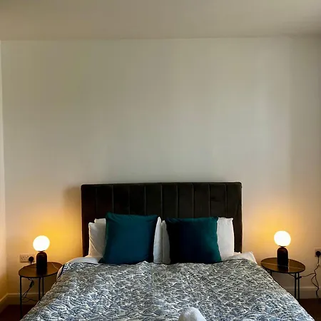 The Failsworth Collection - Stylish Apartments With Free Parking-2