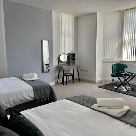 The Failsworth Collection - Stylish Apartments With Free Parking-3