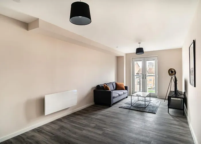 Modern & Bright 2 Bed Apartment In Manchester