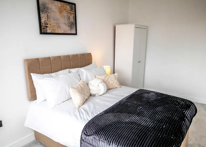 Modern And Sleek 2 Bed Flat In Central Manchester